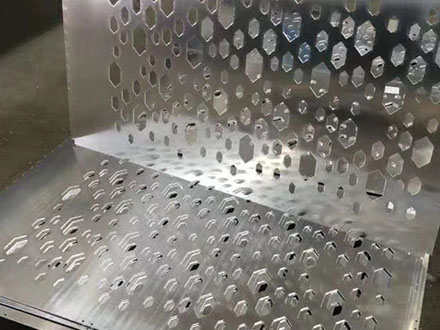 穿孔鋁板-幕墻外墻吊頂鋁板-鋁板穿孔價格報價(圖1)